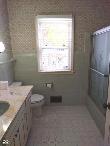 1321 Greenway Drive, Anderson, IN 46011