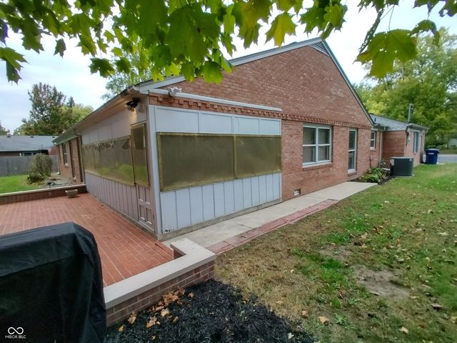 1321 Greenway Drive, Anderson, IN 46011