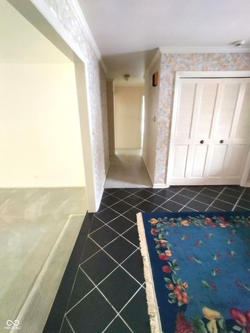 1321 Greenway Drive, Anderson, IN 46011