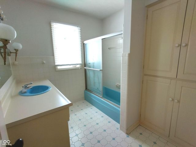 1321 Greenway Drive, Anderson, IN 46011