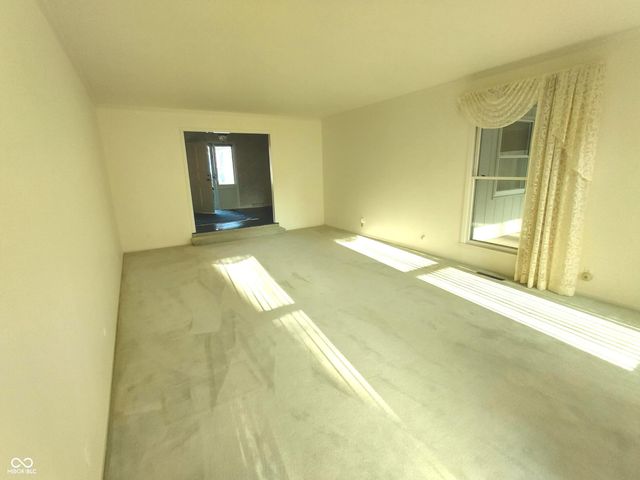 1321 Greenway Drive, Anderson, IN 46011