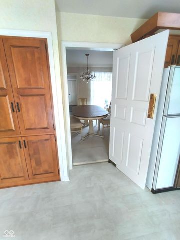 1321 Greenway Drive, Anderson, IN 46011