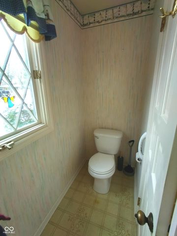 1321 Greenway Drive, Anderson, IN 46011