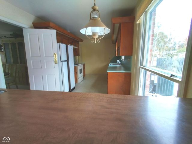 1321 Greenway Drive, Anderson, IN 46011