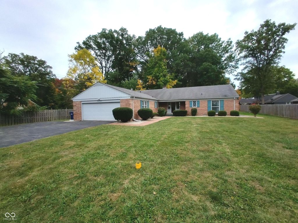 1321 Greenway Drive, Anderson, IN 46011