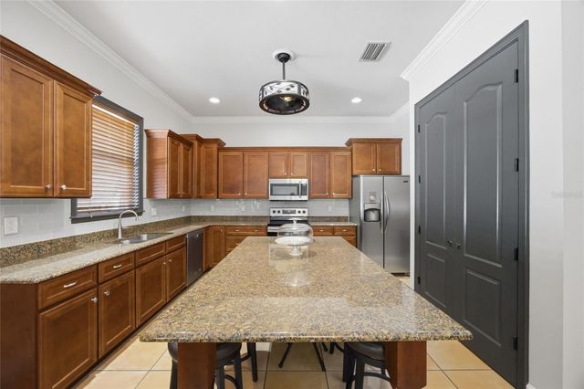 7504 S WEST SHORE BOULEVARD, Tampa, FL 33616