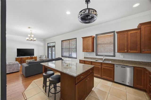 7504 S WEST SHORE BOULEVARD, Tampa, FL 33616