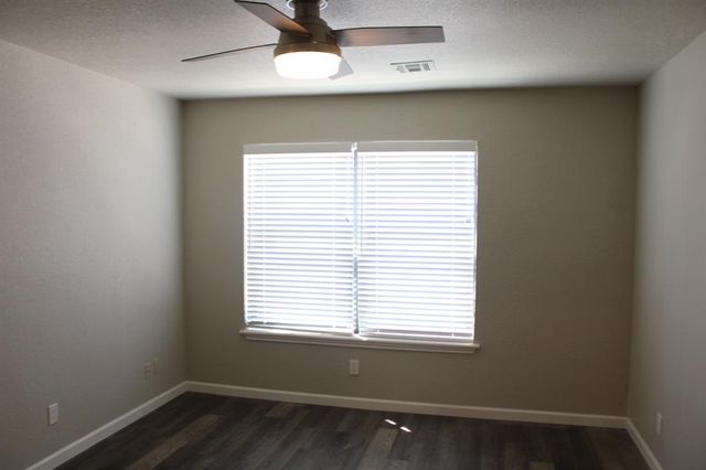 3003 River Oaks Drive 244, Norman, OK 73072