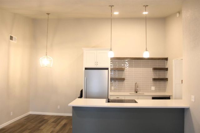 3003 River Oaks Drive 244, Norman, OK 73072