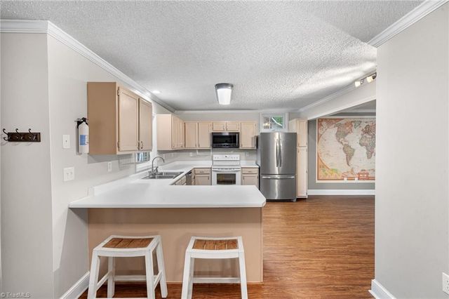 1725 Abbottsford Drive, Kernersville, NC 27284