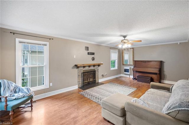 1725 Abbottsford Drive, Kernersville, NC 27284