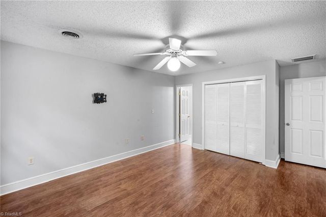 1725 Abbottsford Drive, Kernersville, NC 27284