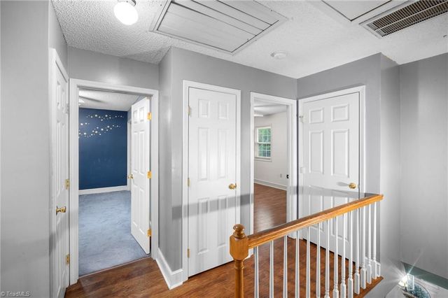 1725 Abbottsford Drive, Kernersville, NC 27284