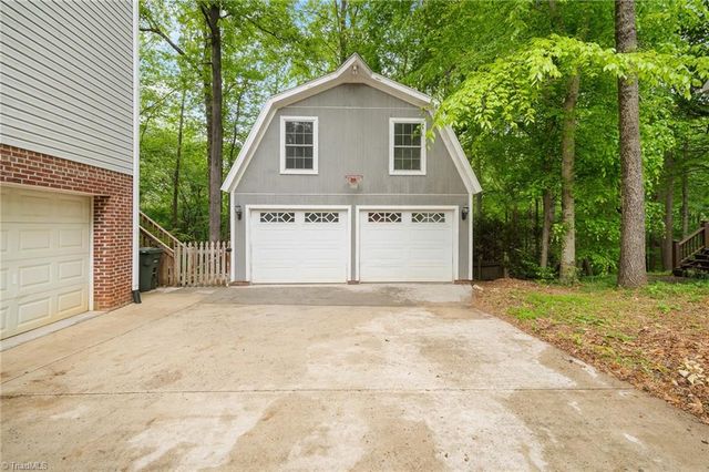1725 Abbottsford Drive, Kernersville, NC 27284