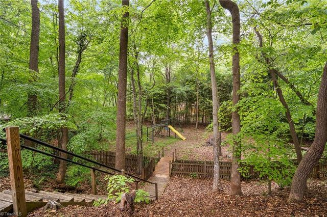 1725 Abbottsford Drive, Kernersville, NC 27284