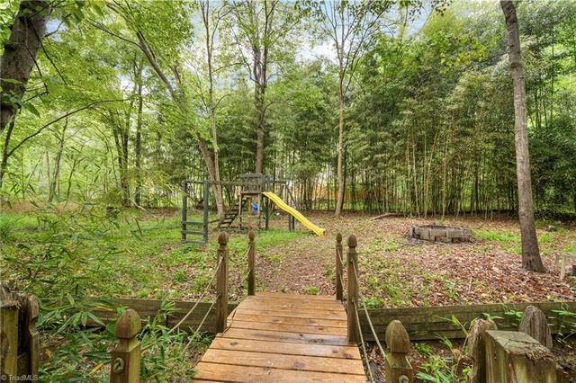 1725 Abbottsford Drive, Kernersville, NC 27284