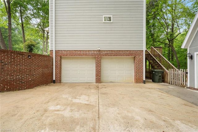 1725 Abbottsford Drive, Kernersville, NC 27284