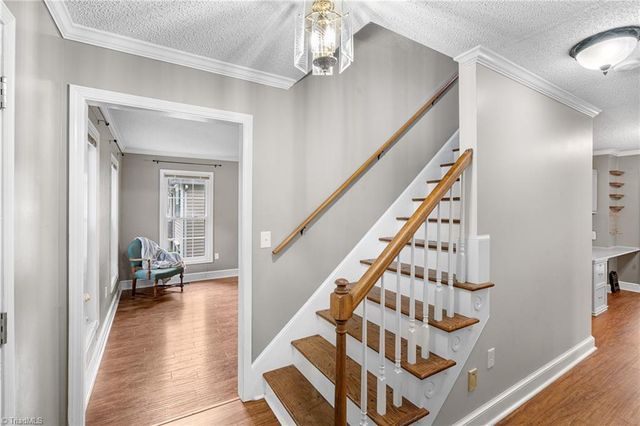 1725 Abbottsford Drive, Kernersville, NC 27284