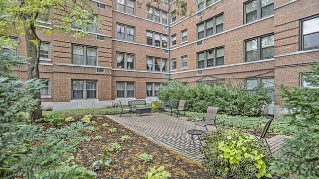 1585 Ridge Avenue 410, Evanston, IL 60201