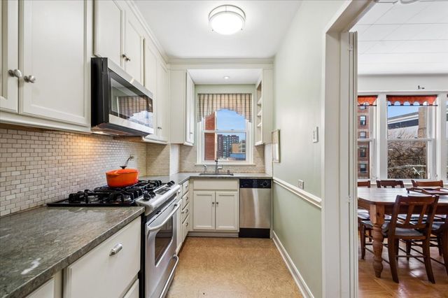 1585 Ridge Avenue 410, Evanston, IL 60201
