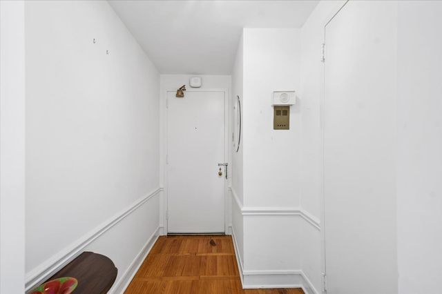 1585 Ridge Avenue 410, Evanston, IL 60201
