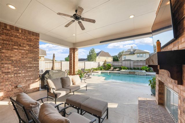 8206 Caroline Ridge Drive, Humble, TX 77396