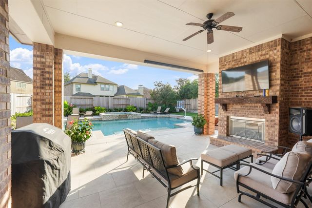 8206 Caroline Ridge Drive, Humble, TX 77396