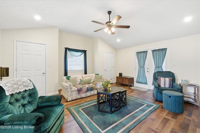 4815 Glenna Way, Louisville, KY 40219
