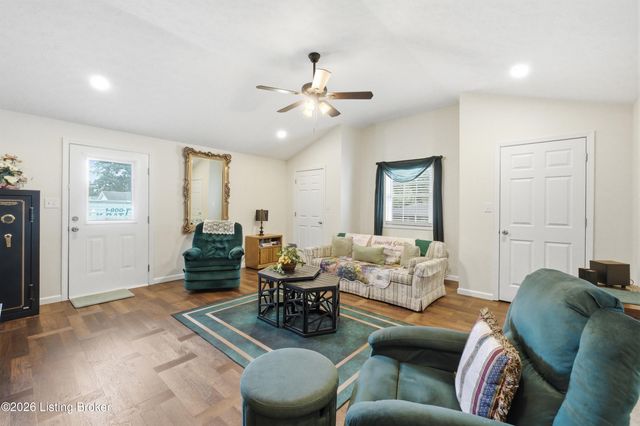 4815 Glenna Way, Louisville, KY 40219