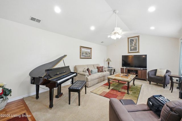4815 Glenna Way, Louisville, KY 40219