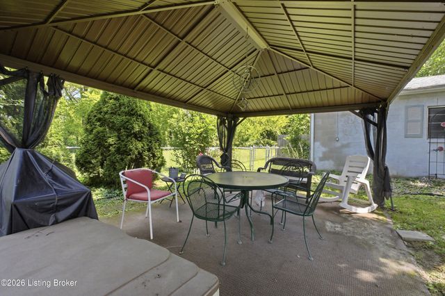 4815 Glenna Way, Louisville, KY 40219