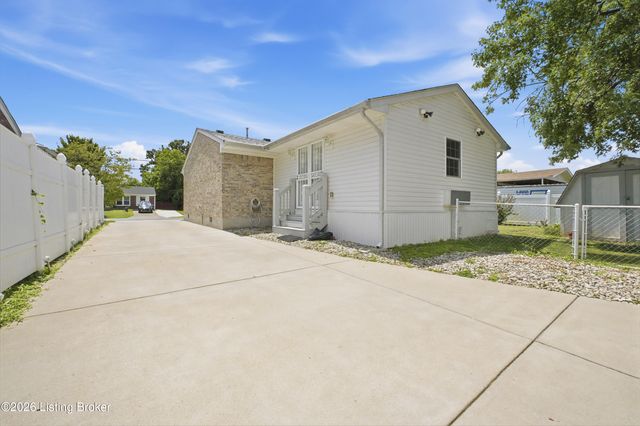 4815 Glenna Way, Louisville, KY 40219