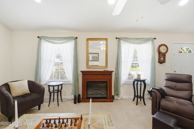 4815 Glenna Way, Louisville, KY 40219
