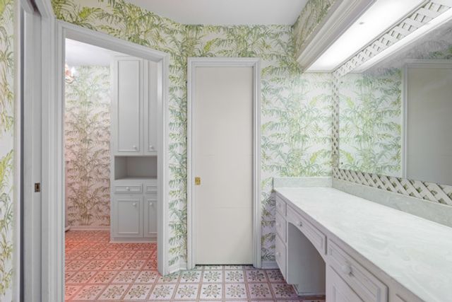 1214 Brook Hollow Court, Bryan, TX 77802