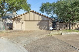1214 Brook Hollow Court, Bryan, TX 77802