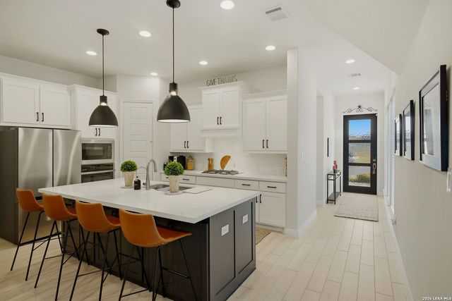 1912 Highland, Seguin, TX 78155