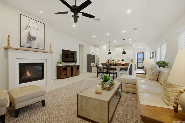 1912 Highland, Seguin, TX 78155