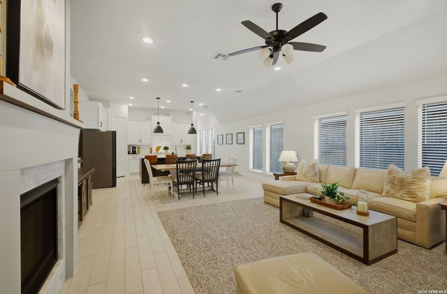 1912 Highland, Seguin, TX 78155