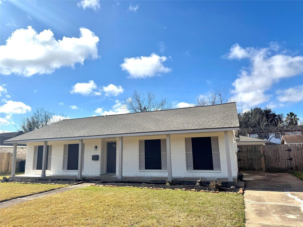 11010 Sageburrow Drive, Houston, TX 77089