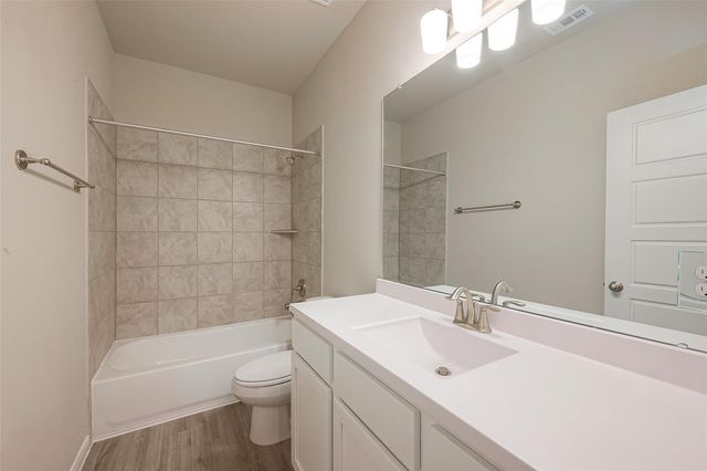 3414 Rolling River Drive, Baytown, TX 77521