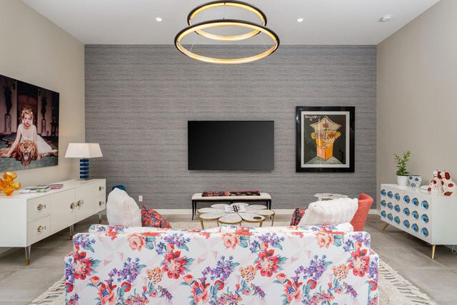 233 Calle La Soledad, Palm Springs, CA 92262