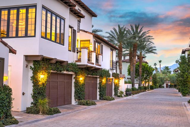 233 Calle La Soledad, Palm Springs, CA 92262