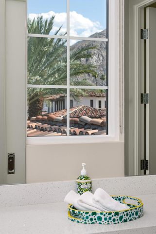 233 Calle La Soledad, Palm Springs, CA 92262