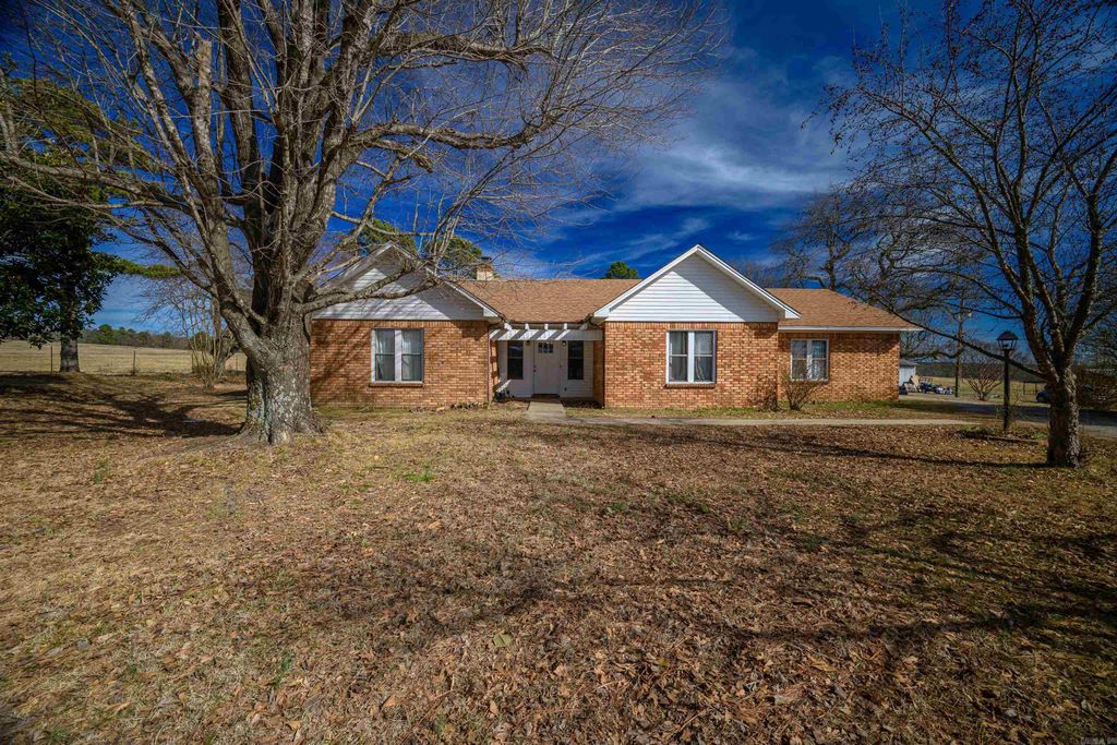 145 Thompson Drive, Floral, AR 72534