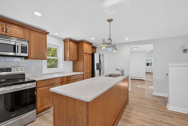 79 Bonney St, Brockton, MA 02302