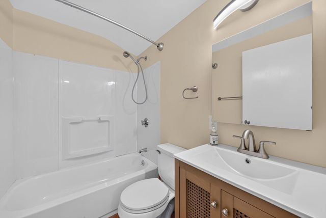 79 Bonney St, Brockton, MA 02302