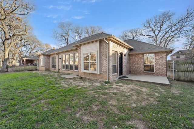 1409 Spinnaker Lane, Azle, TX 76020