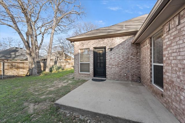 1409 Spinnaker Lane, Azle, TX 76020