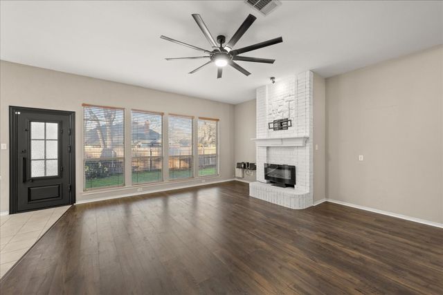 1409 Spinnaker Lane, Azle, TX 76020