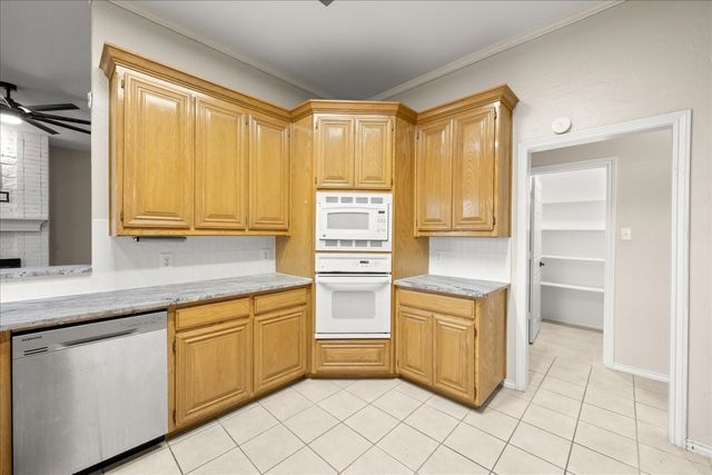 1409 Spinnaker Lane, Azle, TX 76020